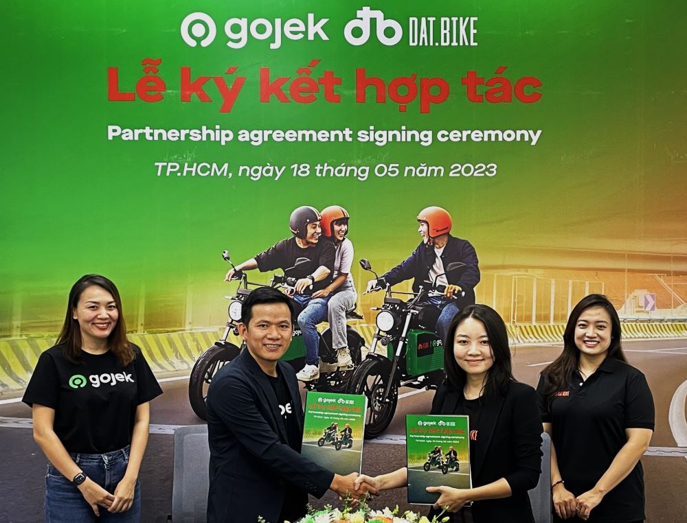 Gojek Việt Nam bắt tay với Dat Bike 